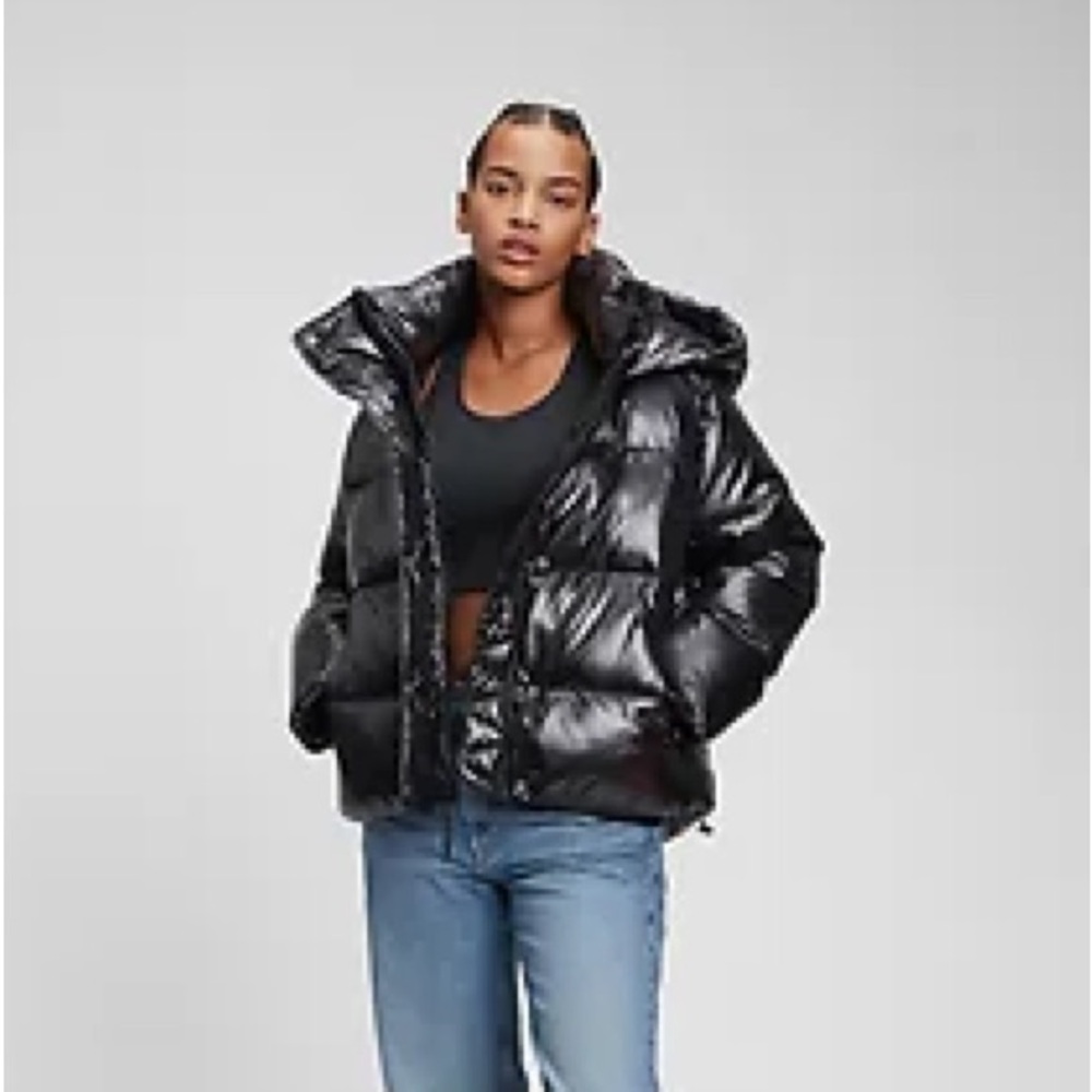 GAP 100% Recycled Polyester Relaxed Heavyweight Cropped Puffer Jacket